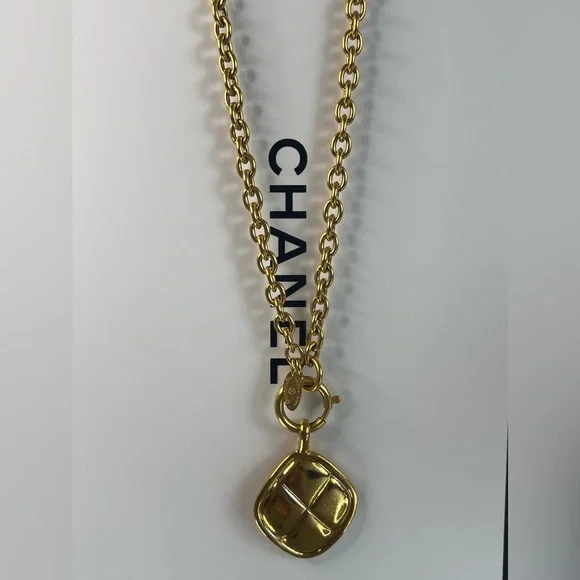 Chanel Necklace - Picture 2 of 9